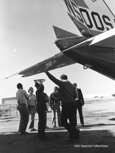 plane-in-foreground-671x1024.jpg