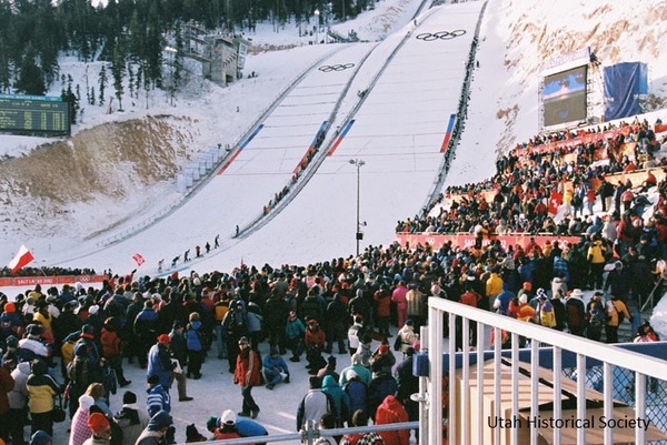 Ski_jump_competition_Shot_2.jpg