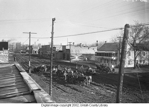 Team_and_Scraper_in_1933_doing_road_work_.jpg